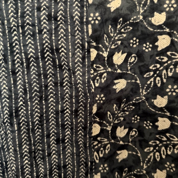 JISORA Dainty Florals with Arrows on Blue Cotton Top - Picture 14 of 14